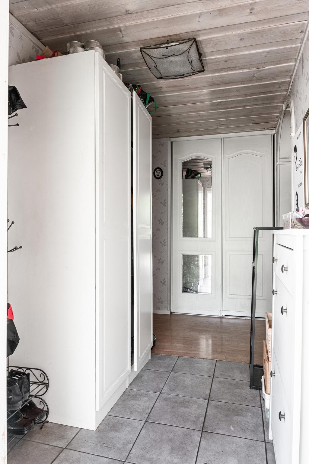 Hall med garderober
