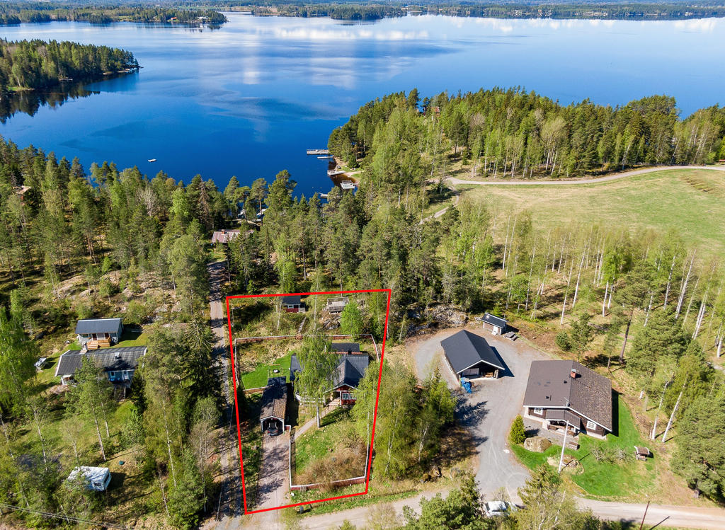 Linjen är ungefärlig för att ge en bild av fastigheten