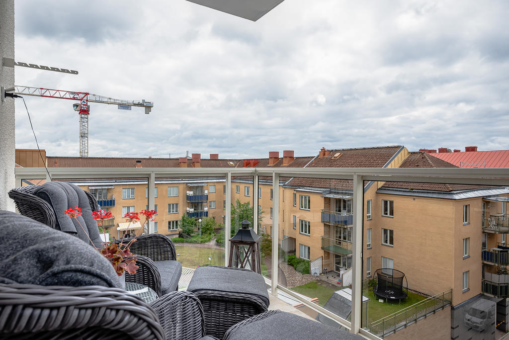 Balkong i söderläge mot innergården