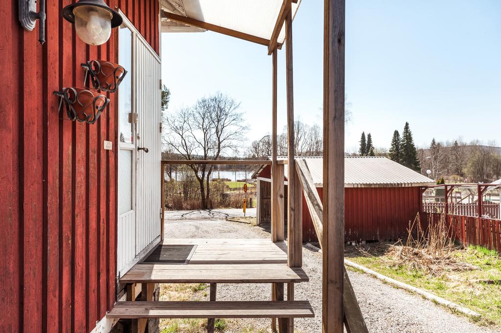 Entré med trevlig sjövy