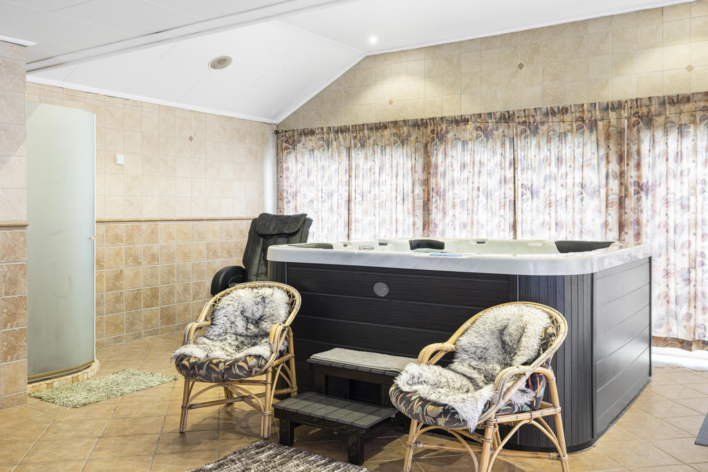 Spa-bad och dusch i relaxen
