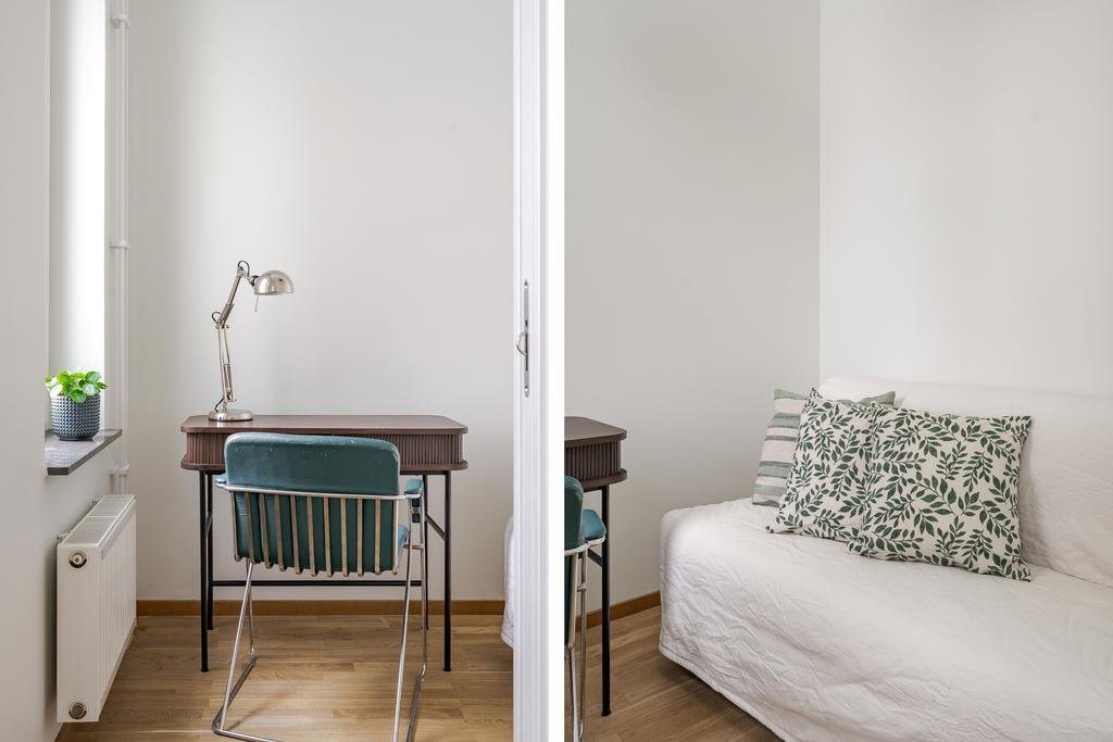 Litet rum för gäststäng eller arbetsplats 