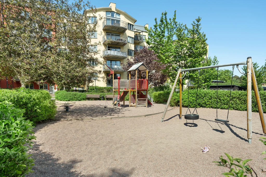 Föreningens gemensamma lekplats.
