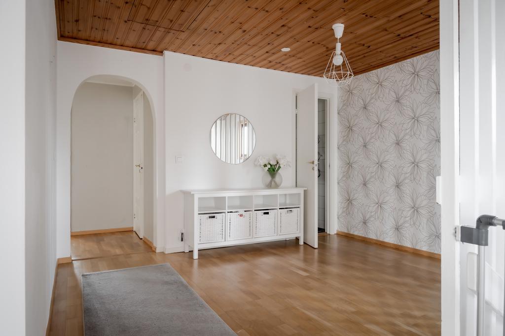 Möblerbar hall