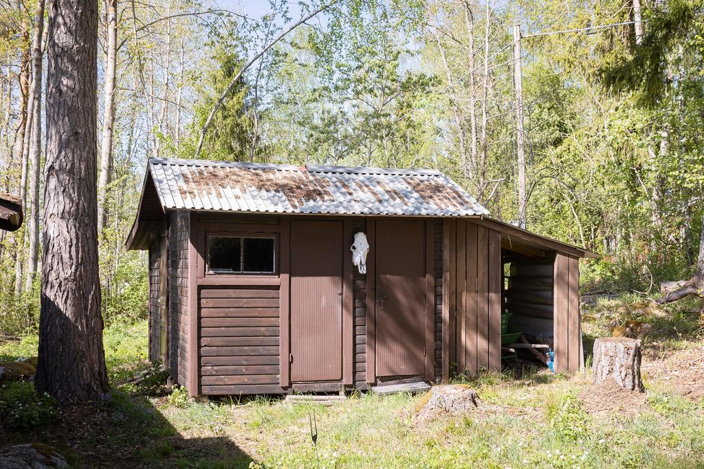Förråd/utedass/vedbod