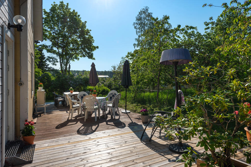 Trädäck i solen