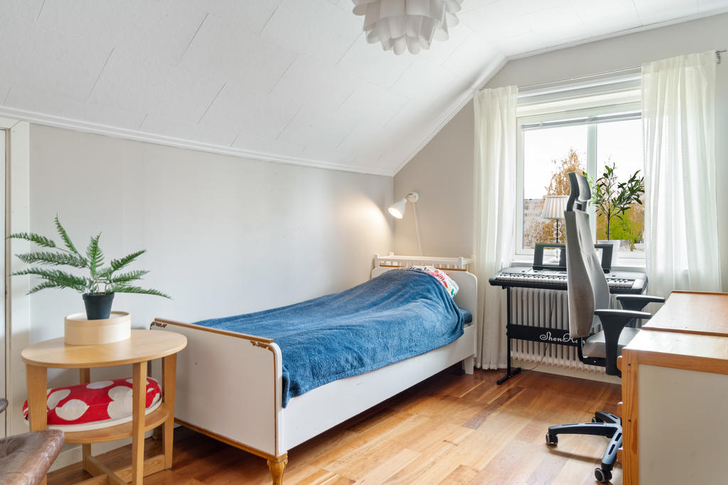 Sovrum 1 på övre plan