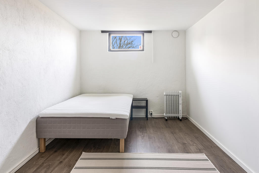 Sovrum 5 i källarplan