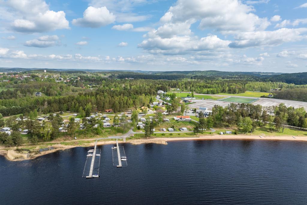 Öresjön och Örby idrottsplats i bakgrunden.