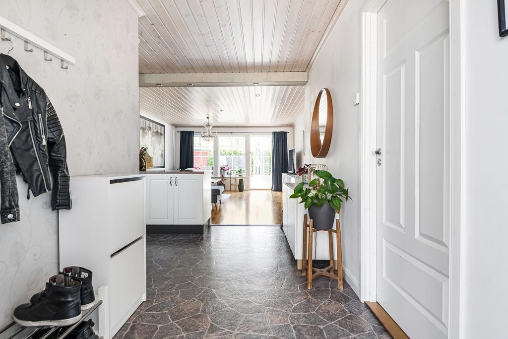 Hallen med barnvänlig plastmatta