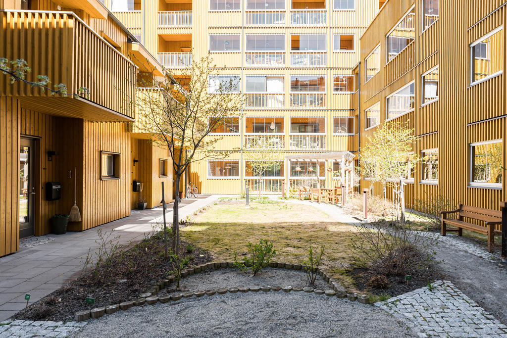 Mysig och skyddad innergård! 