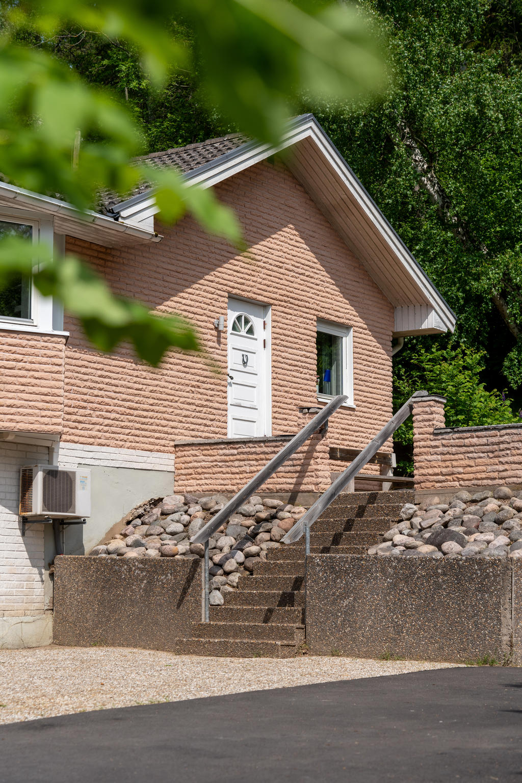 Entré in till villan