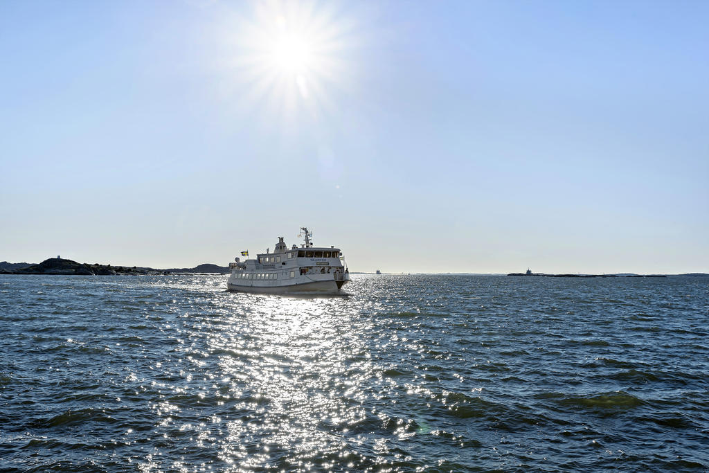 Ta gärna en härlig båttur ut till öarna i södra skärgården.