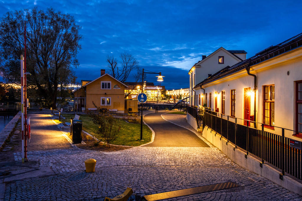 Gångstråk på andra sidan fastigheten
