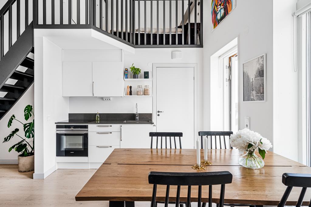 Plats för matbord intill köket