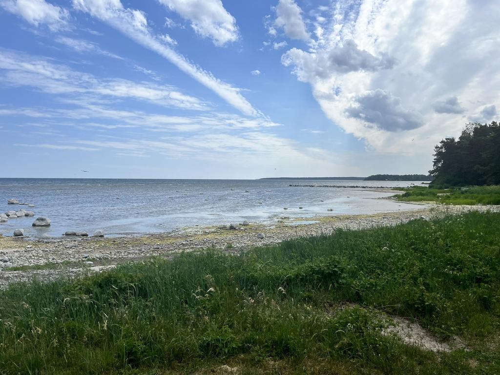 Kort promenad från tomt