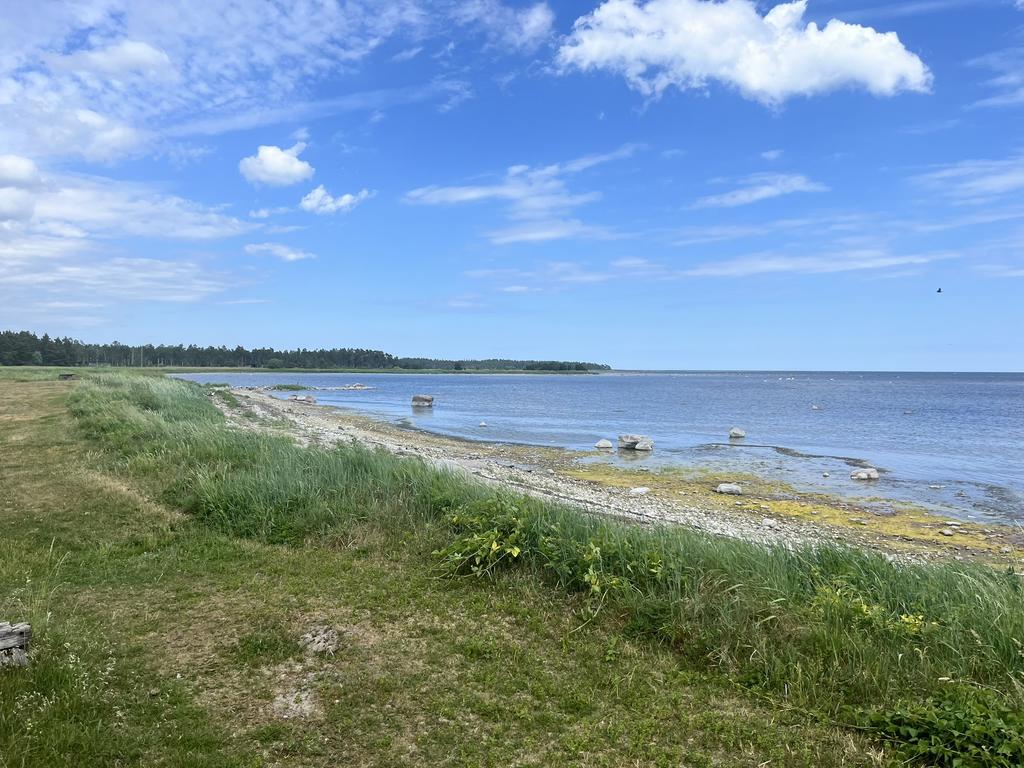 Kort promenad från tomt