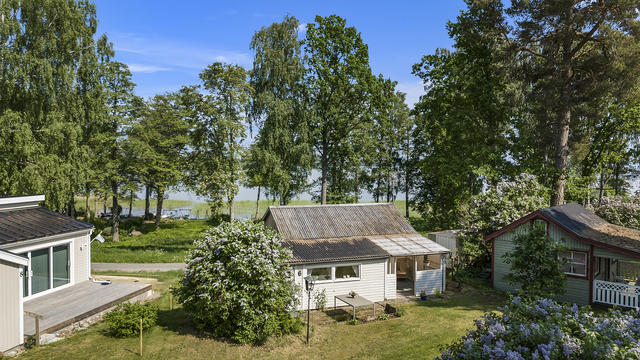 Hällarnavägen 6