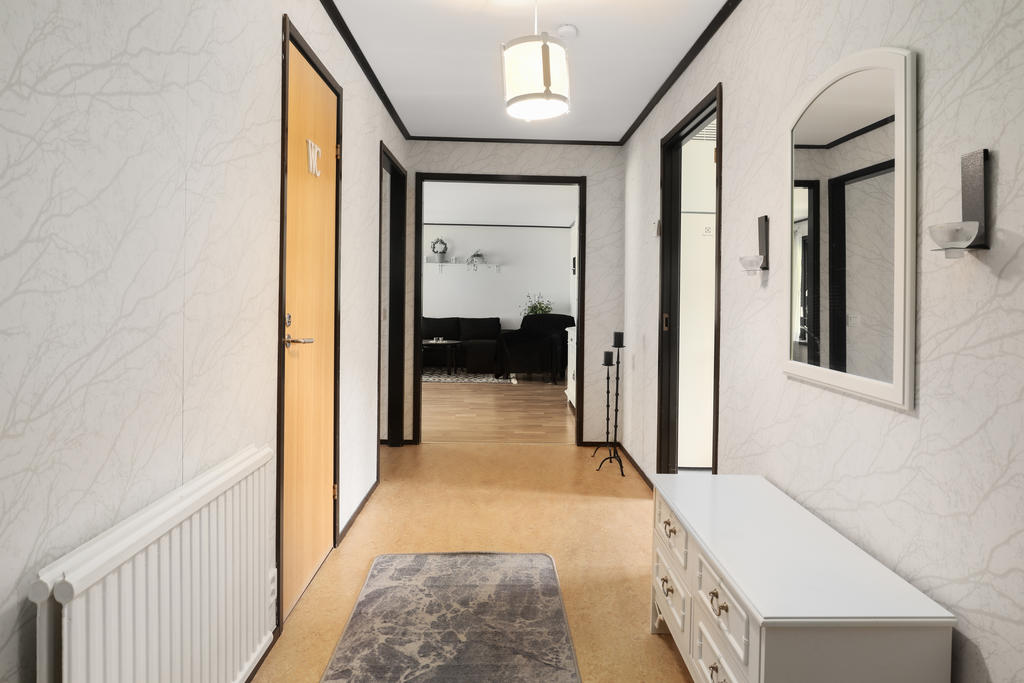 Ljus och rymlig hall. 