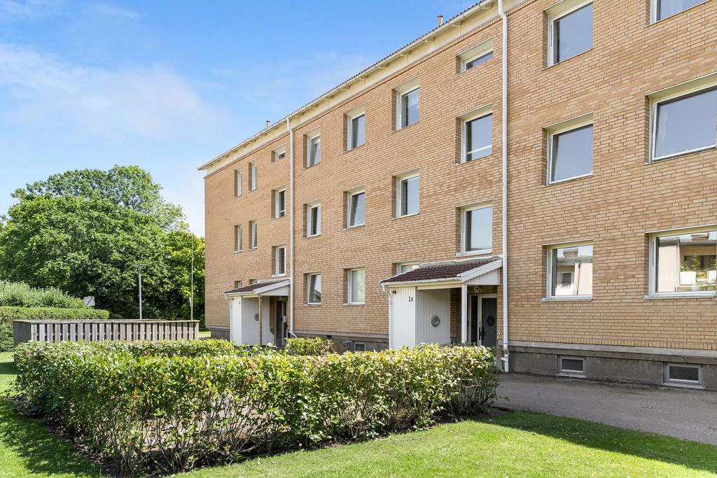 Holgersgatan 1B sett från grönområdet