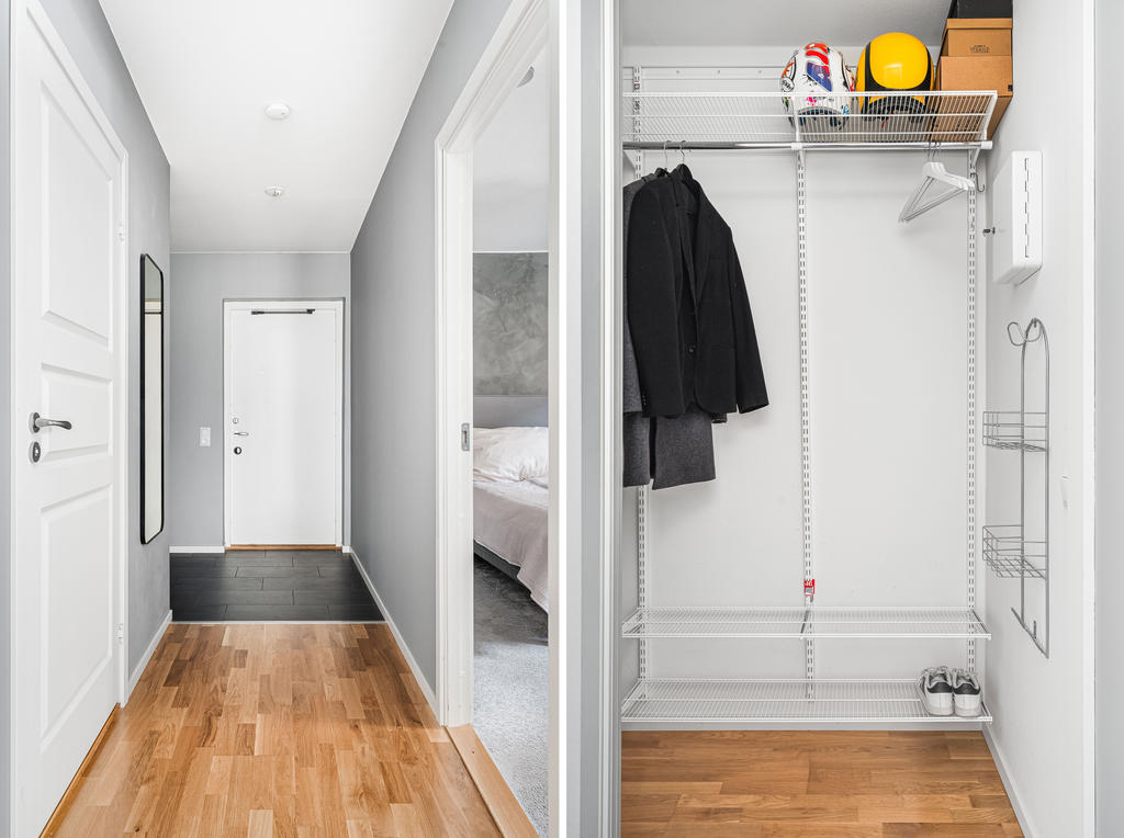 Entréhall med access till klädkammare