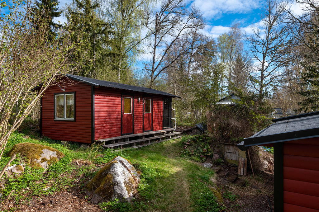 Gästhus med två separata sovrum och toalett