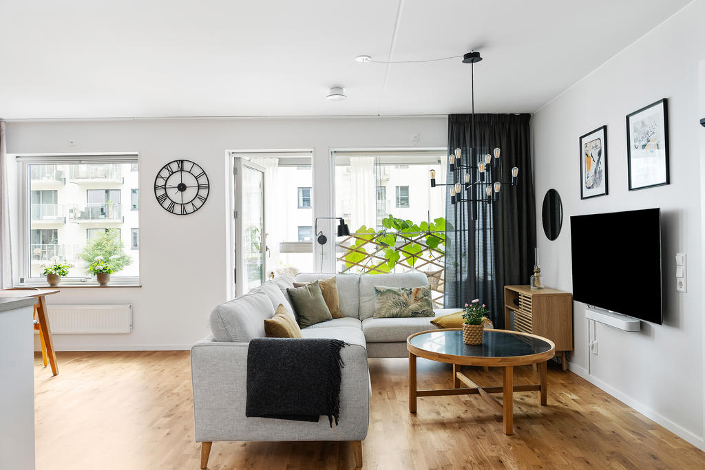 Gott om plats för en stor och rymlig soffa 