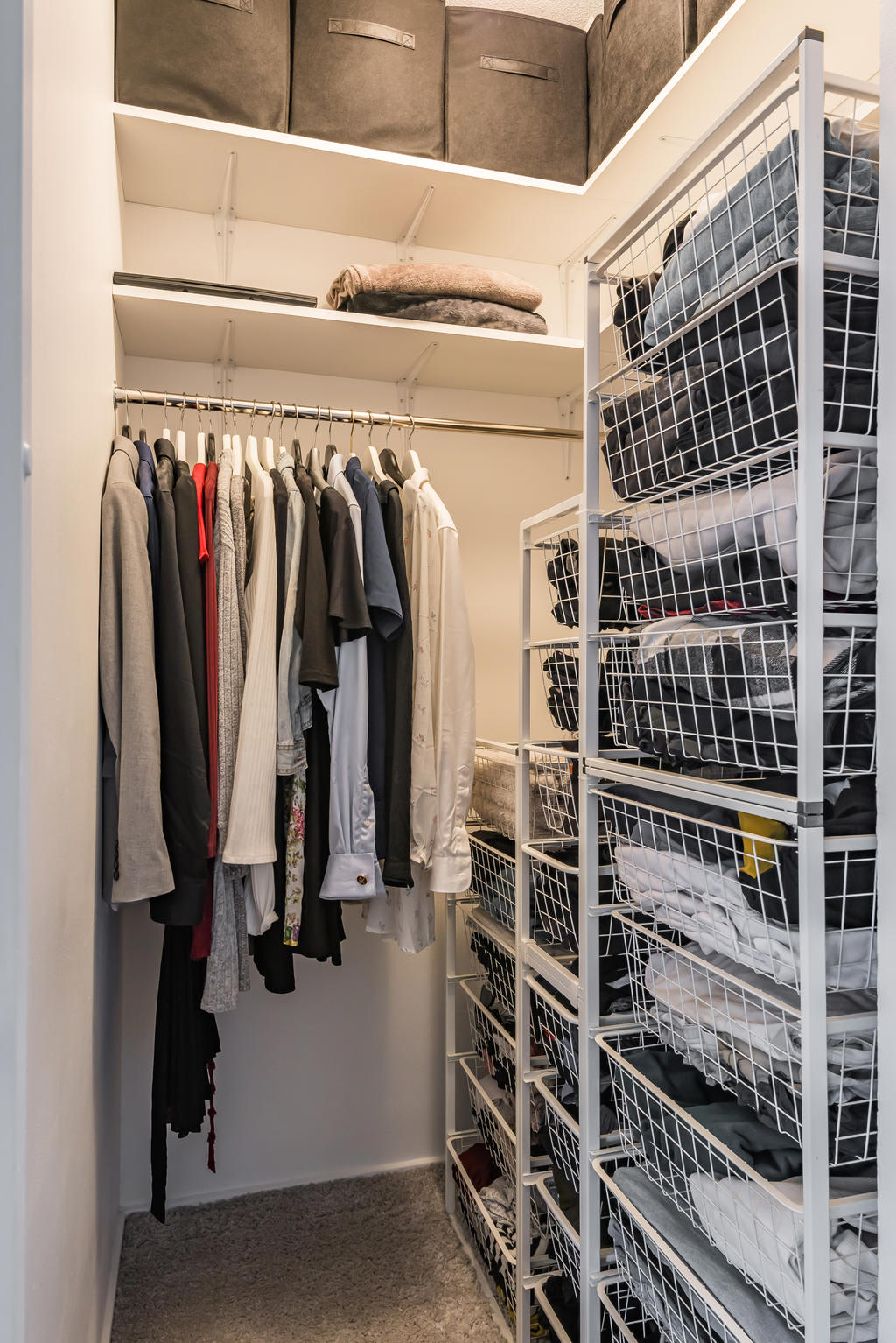 "walk-in-closet"