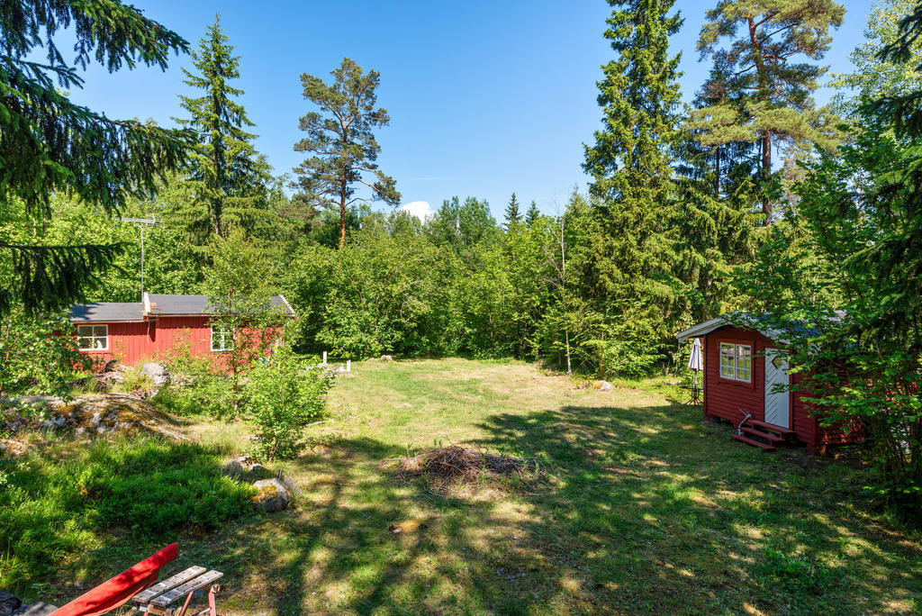 Härlig privat tomt