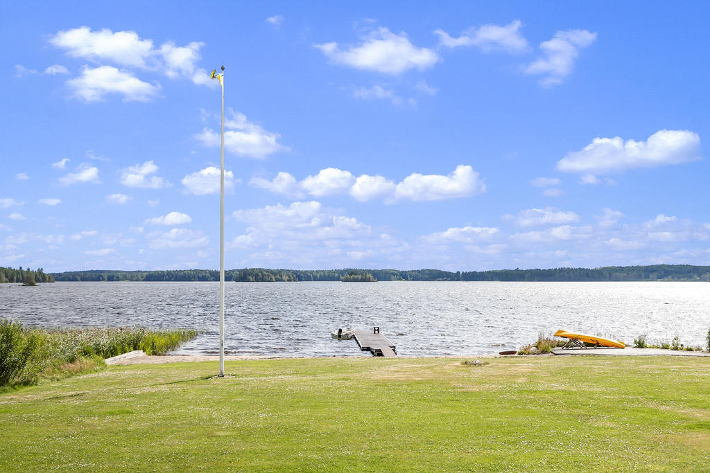 Vacker utsikt mot vattnet.