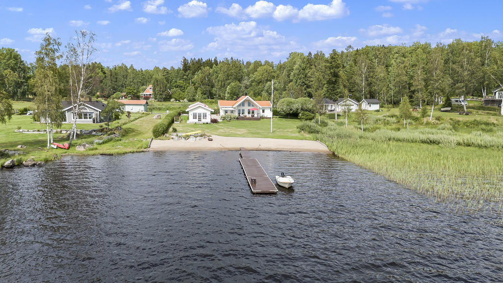 Vattnet som granne med egen brygga!