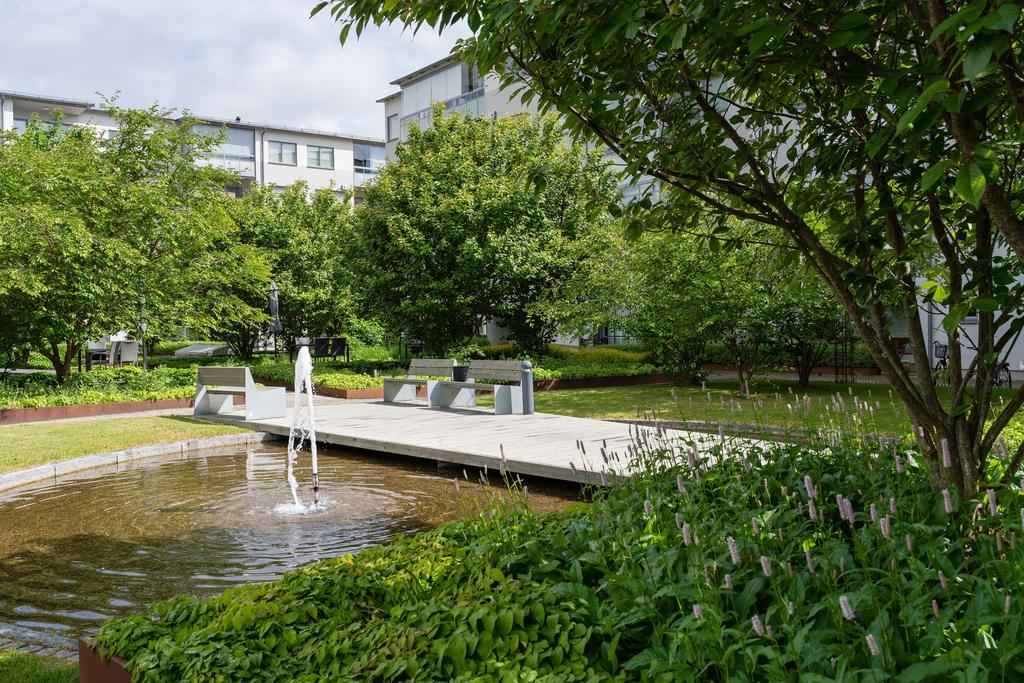 Fantastisk innergård med en fontän 