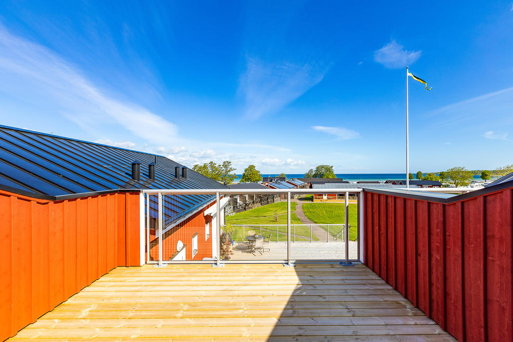 Stor takterrass/balkong.