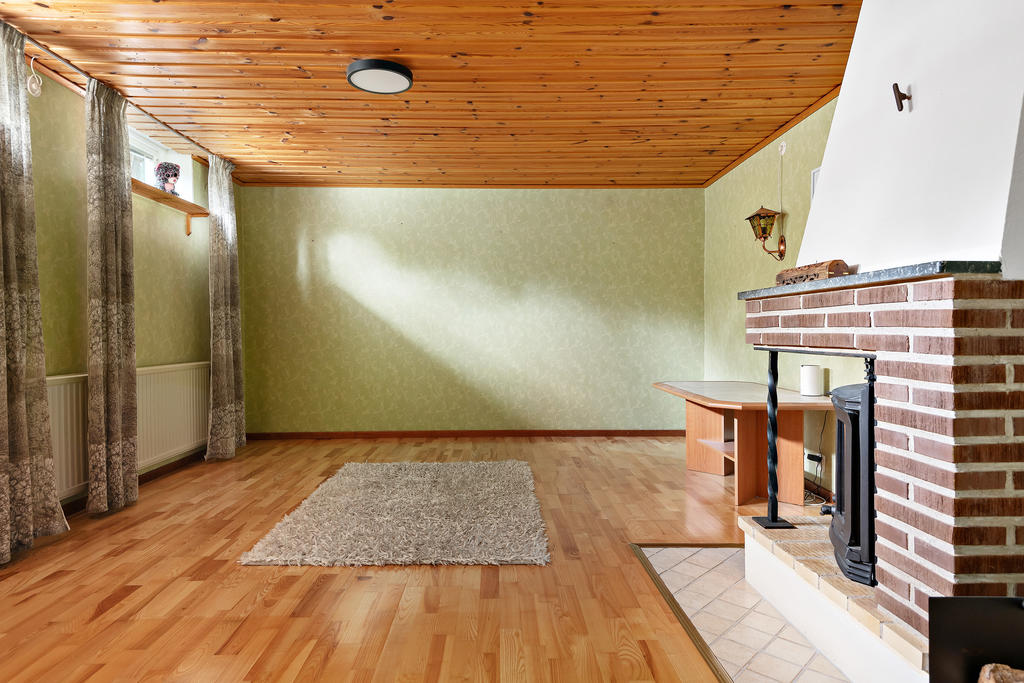 Mysig gillestuga med eldtad