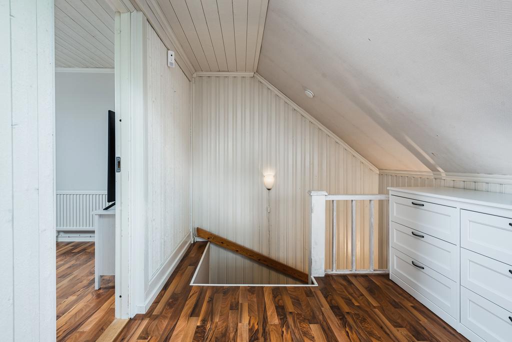 Hall övre plan