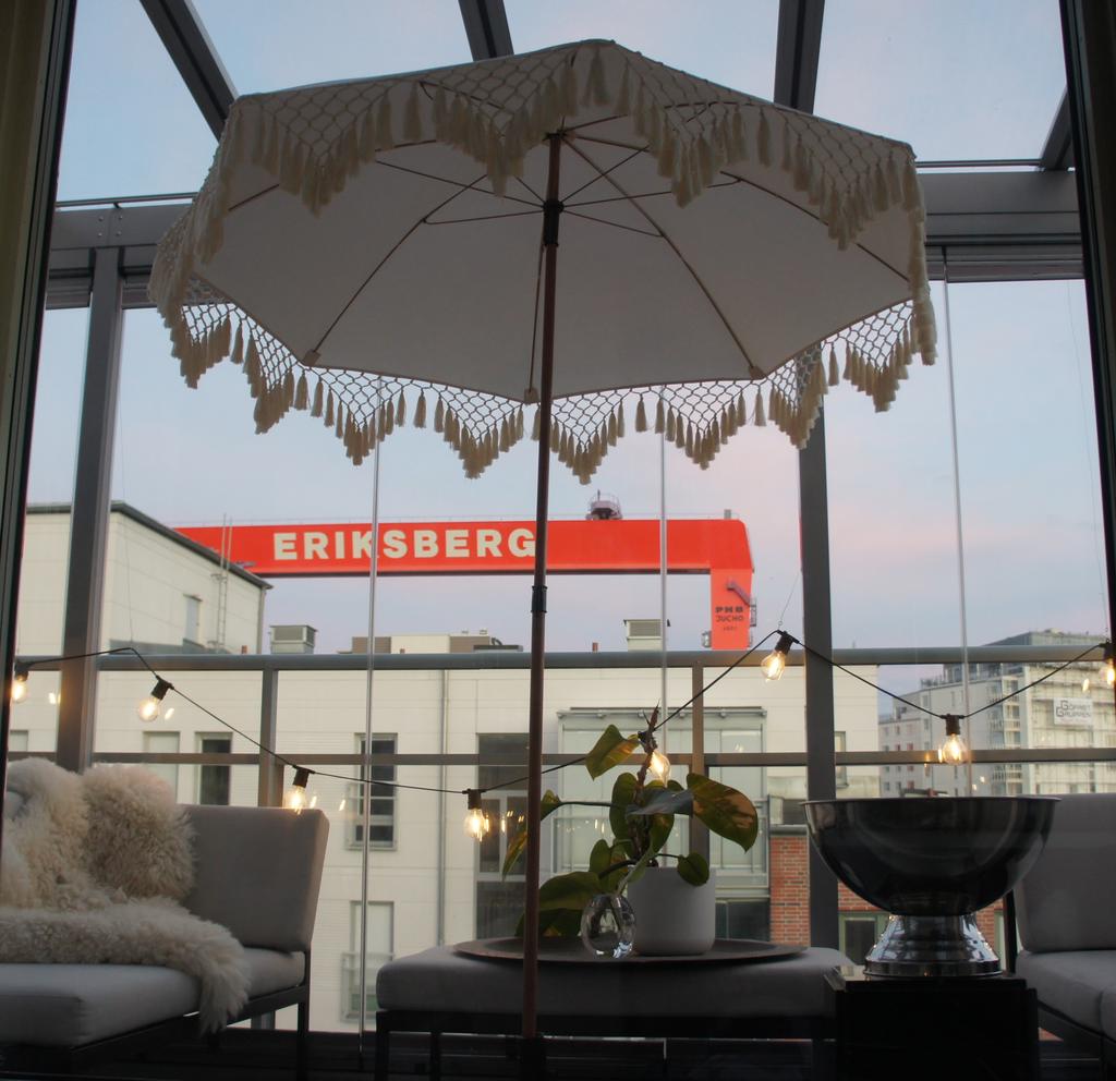  Eriksbergskranen. Säljarens bilder