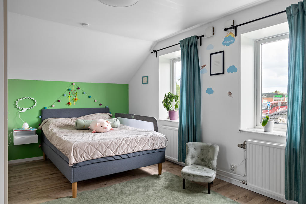 Sovrum på ovanvåningen. 