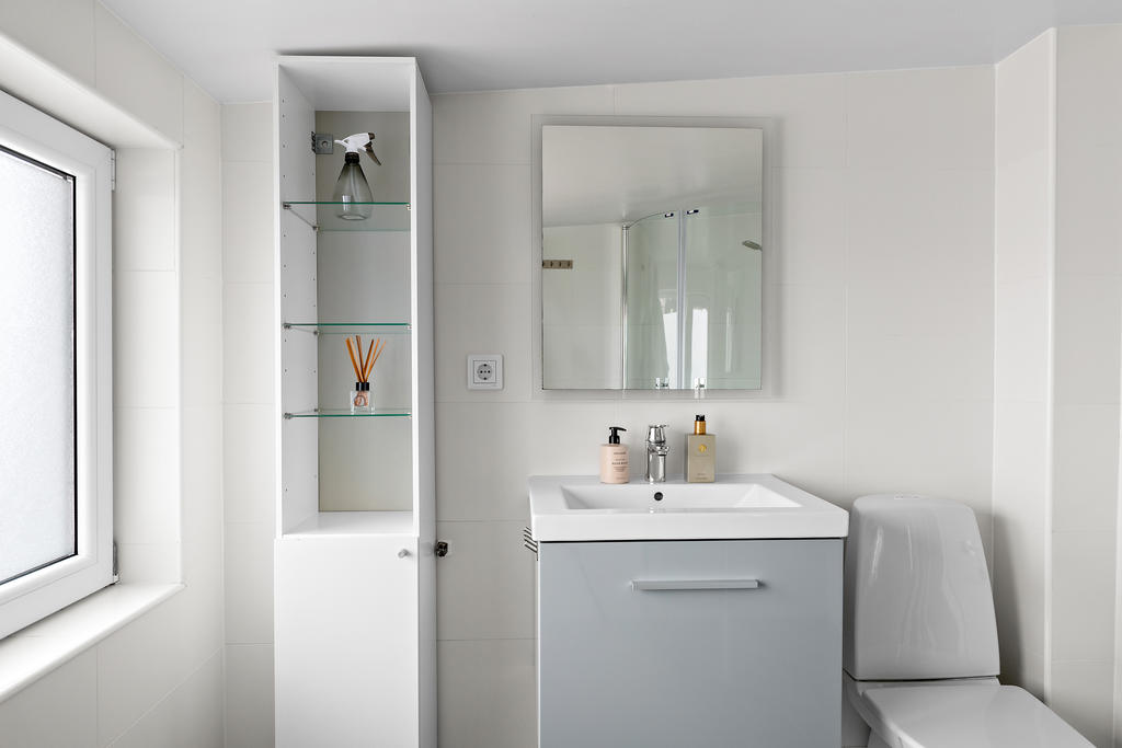 Ekonomibyggnad: lägenhet våning 2. 