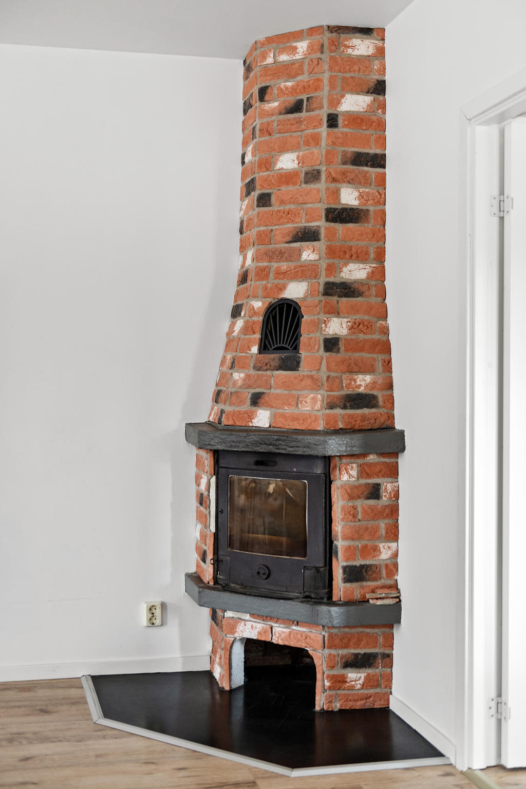 Kontrollerad, sotad och klar att elda i inför hösten!