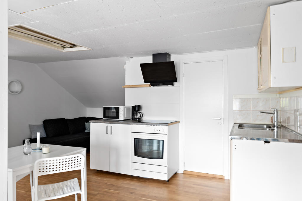 Ekonomibyggnad: lägenhet våning 2. 