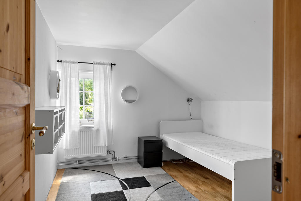 Ekonomibyggnad: lägenhet våning 2. 