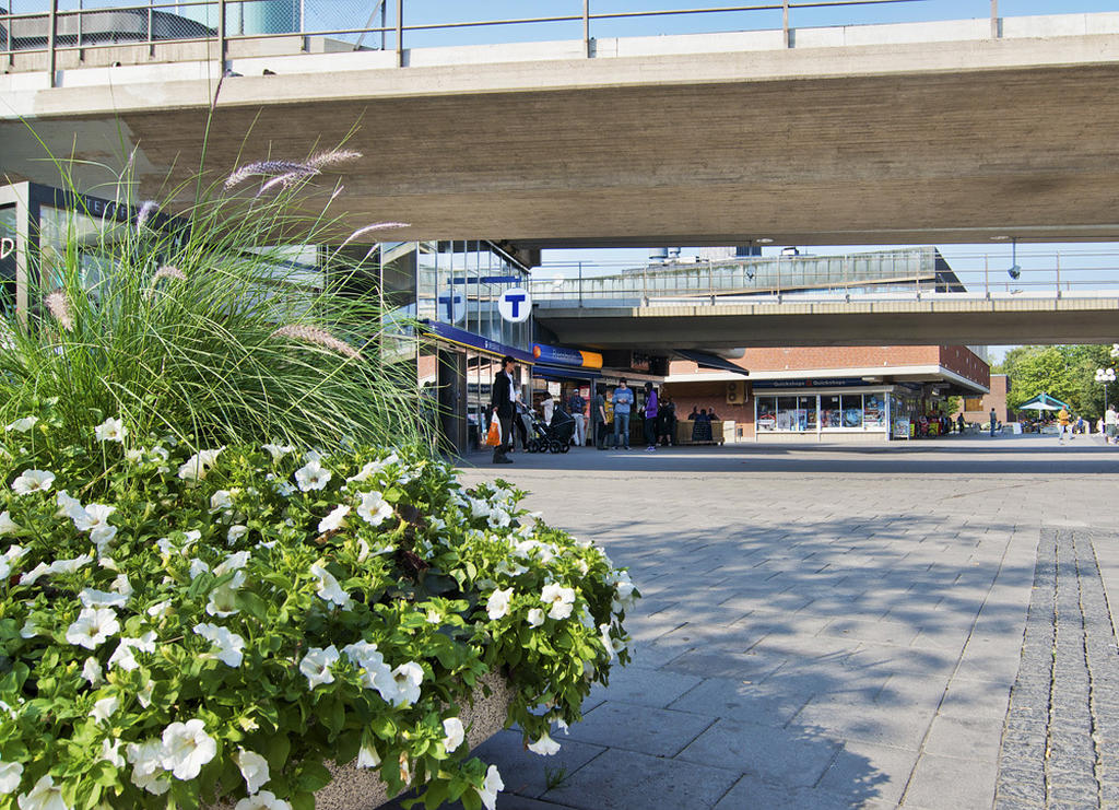 Bredäng centrum