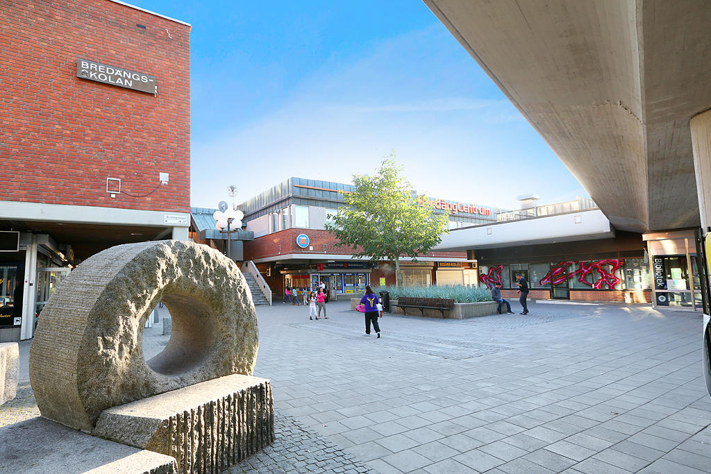 Bredäng centrum