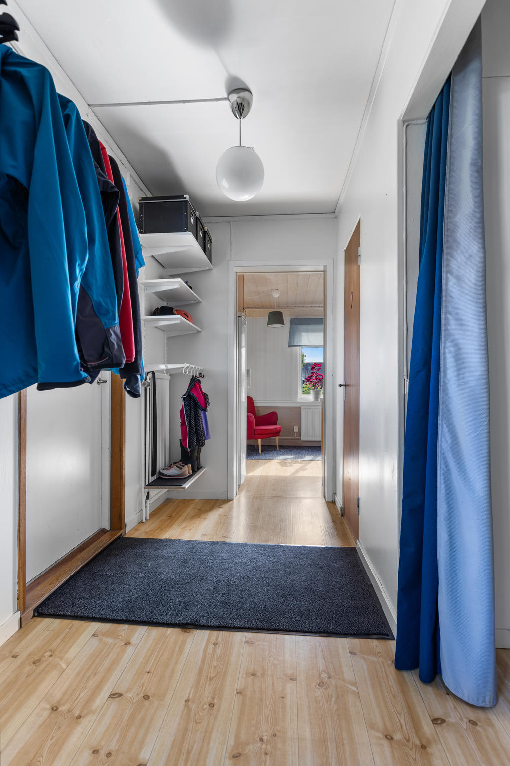 Hall med plats för ytterkläder