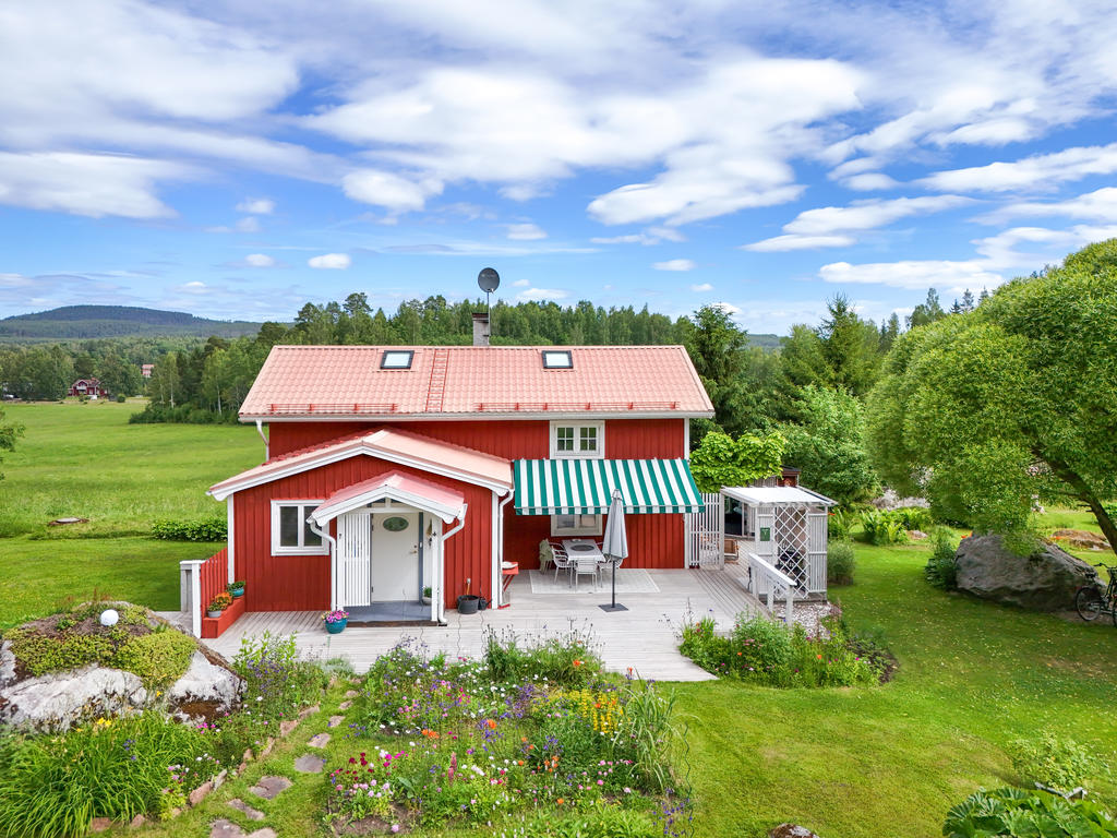 Entré via stort soldäck