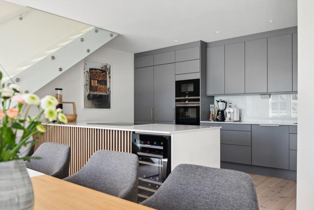 Välkommen till denna exklusiva bostadsrätt centralt i Strömstad
