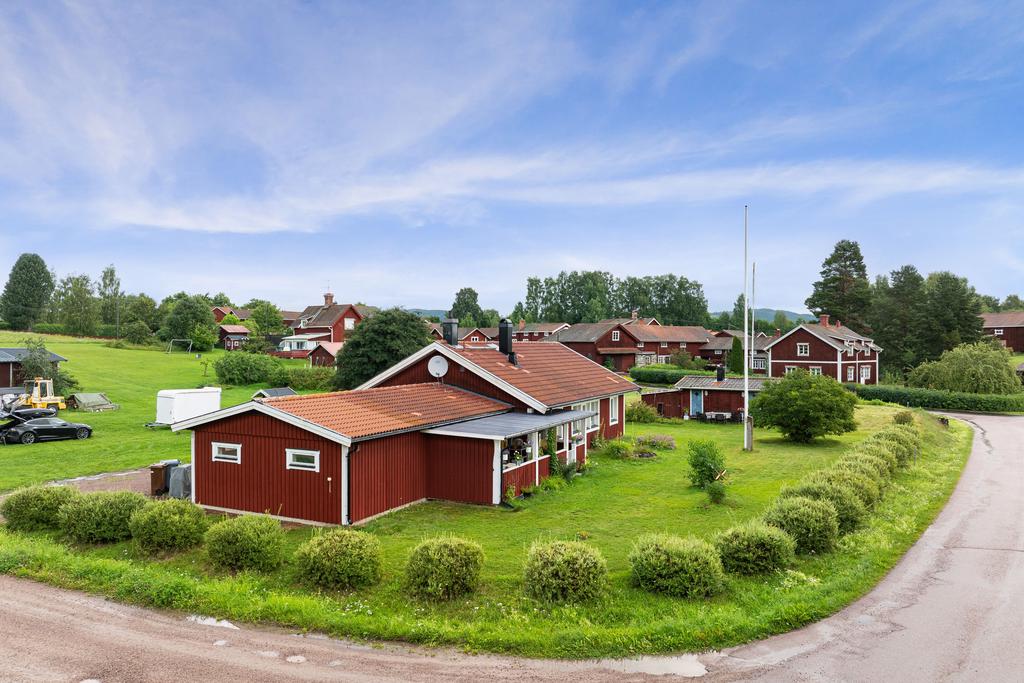 Hagen Lissvägen 2 står nu redo att välkomna sin nästa ägare, varmt välkommen att anmäls ditt intresse!