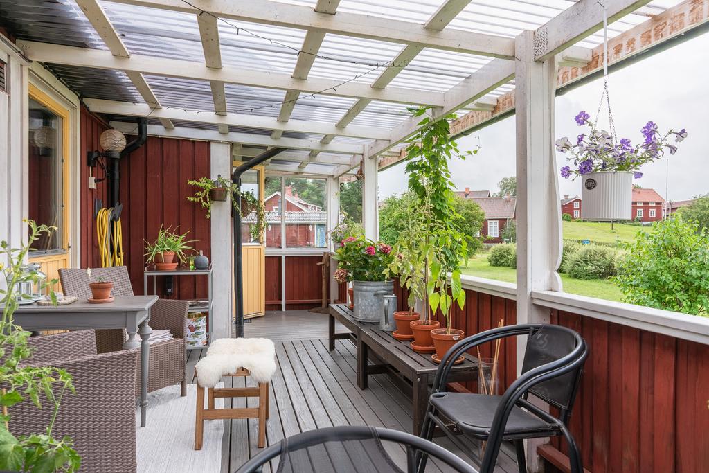 En härlig plats för morgonkaffet, odling och umgänge.