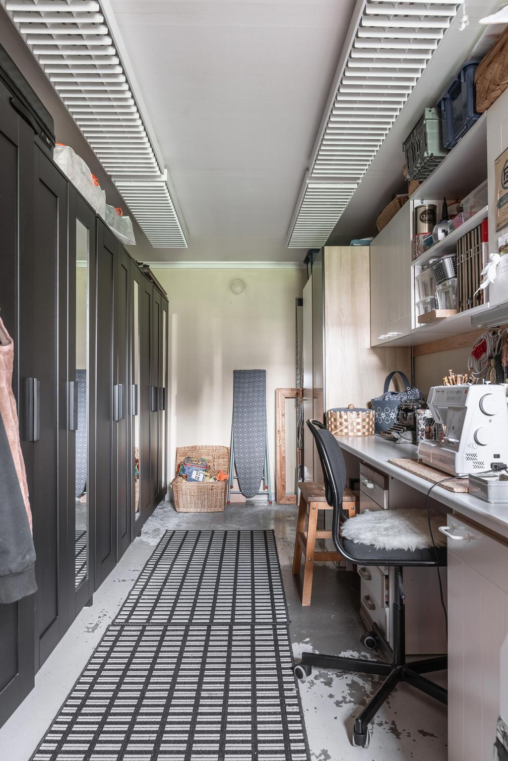 Ett perfekt rum för kreativitet och egna projekt. Här kan du organisera, skapa och förvara på samma gång.