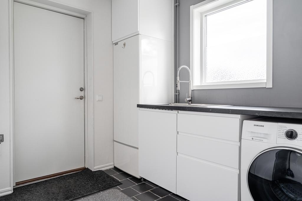 Tvättstuga med groventré.